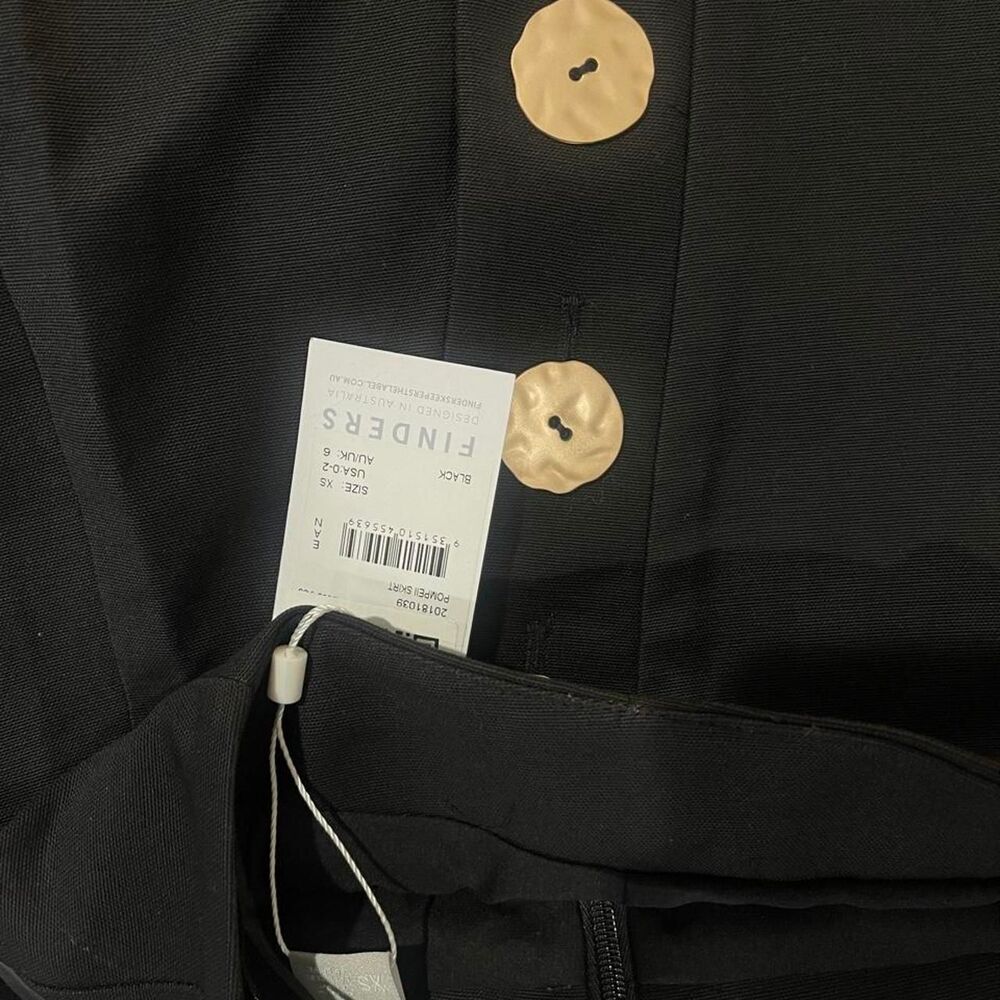 Finders Keepers Women's Black Skirt - Picture 2 of 3